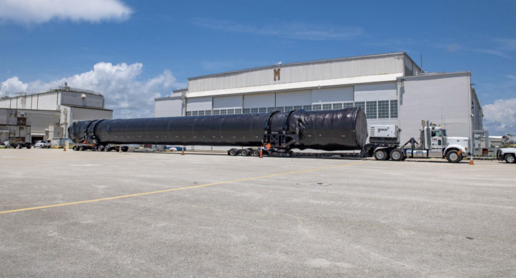 Falcon 9 привезли во Флориду для миссии Crew 1